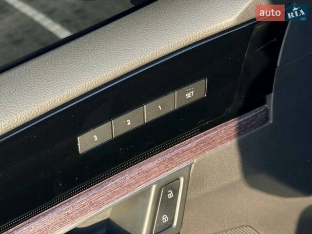 Серый Фольксваген Туарег, объемом двигателя 3 л и пробегом 115 тыс. км за 40500 $, фото 18 на Automoto.ua