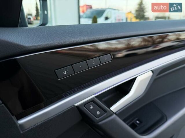 Серый Фольксваген Туарег, объемом двигателя 3 л и пробегом 135 тыс. км за 52999 $, фото 74 на Automoto.ua