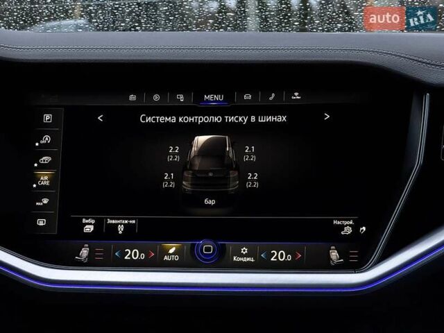 Серый Фольксваген Туарег, объемом двигателя 3 л и пробегом 135 тыс. км за 52999 $, фото 93 на Automoto.ua