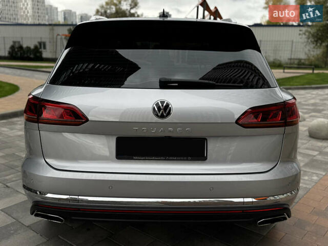Фольксваген Туарег 2020 у Києві на Automoto.ua Сірий Фольксваген Туарег, об'ємом двигуна 3 л та пробігом 41 тис. км за 48700 $, фото 6 на Automoto.ua