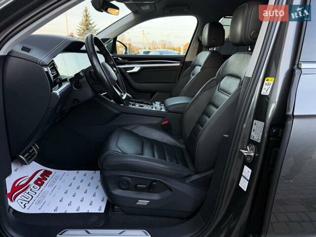 Серый Фольксваген Туарег, объемом двигателя 3 л и пробегом 135 тыс. км за 52999 $, фото 31 на Automoto.ua