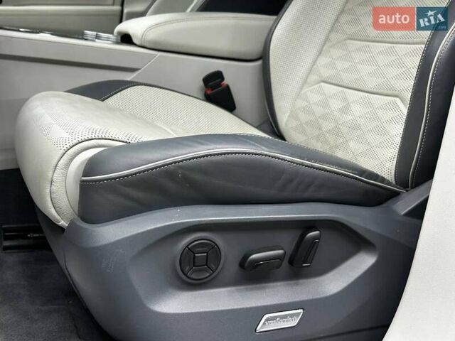 Фольксваген Туарег 2020 у Чернівцях на Automoto.ua Сірий Фольксваген Туарег, об'ємом двигуна 3 л та пробігом 90 тис. км за 50500 $, фото 8 на Automoto.ua