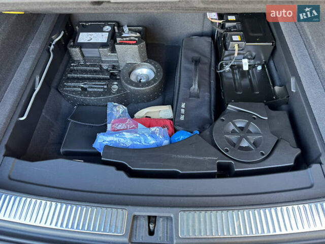 Фольксваген Туарег 2020 у Кривому Розі на Automoto.ua Сірий Фольксваген Туарег, об'ємом двигуна 3.96 л та пробігом 111 тис. км за 72000 $, фото 29 на Automoto.ua