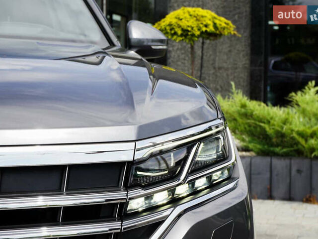 Серый Фольксваген Туарег, объемом двигателя 3 л и пробегом 160 тыс. км за 51500 $, фото 10 на Automoto.ua