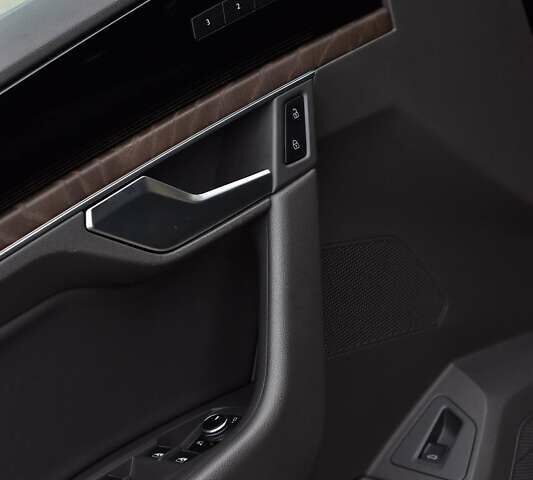 Сірий Фольксваген Туарег, об'ємом двигуна 2.99 л та пробігом 204 тис. км за 41999 $, фото 11 на Automoto.ua