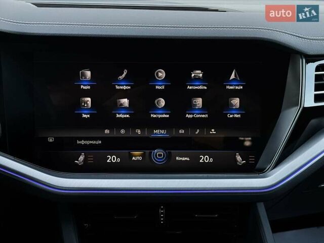 Серый Фольксваген Туарег, объемом двигателя 3 л и пробегом 135 тыс. км за 52999 $, фото 47 на Automoto.ua