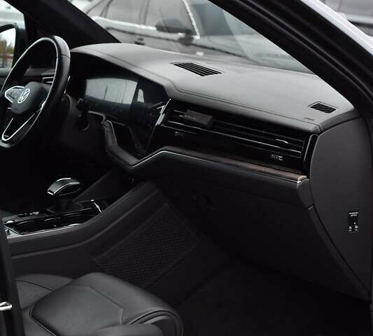 Сірий Фольксваген Туарег, об'ємом двигуна 2.99 л та пробігом 204 тис. км за 41999 $, фото 12 на Automoto.ua