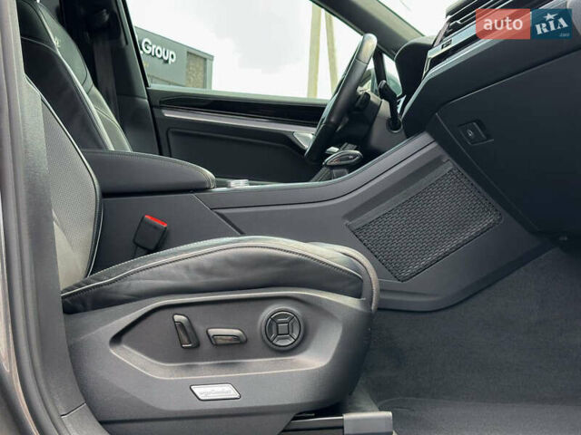 Серый Фольксваген Туарег, объемом двигателя 3 л и пробегом 160 тыс. км за 51500 $, фото 70 на Automoto.ua