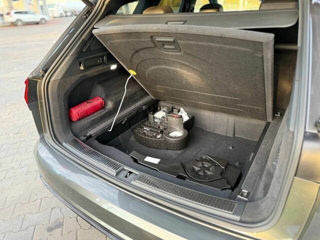 Серый Фольксваген Туарег, объемом двигателя 3 л и пробегом 210 тыс. км за 1402 $, фото 11 на Automoto.ua