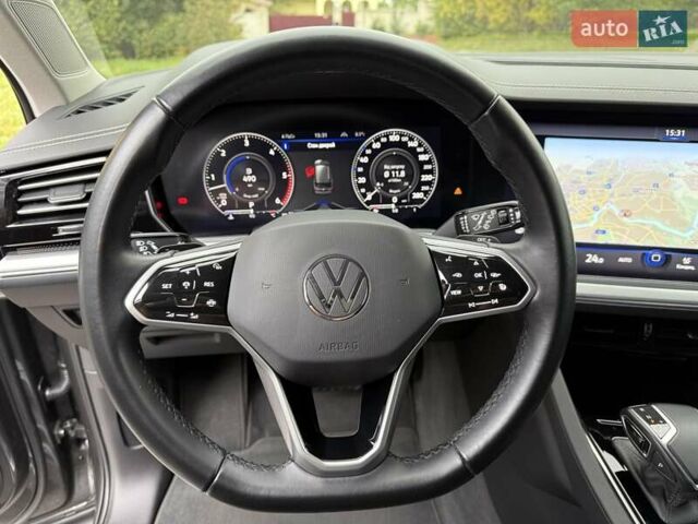 Сірий Фольксваген Туарег, об'ємом двигуна 2.97 л та пробігом 62 тис. км за 59000 $, фото 19 на Automoto.ua