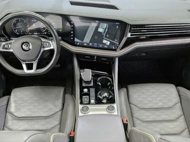 Серый Фольксваген Туарег, объемом двигателя 3 л и пробегом 88 тыс. км за 51200 $, фото 6 на Automoto.ua