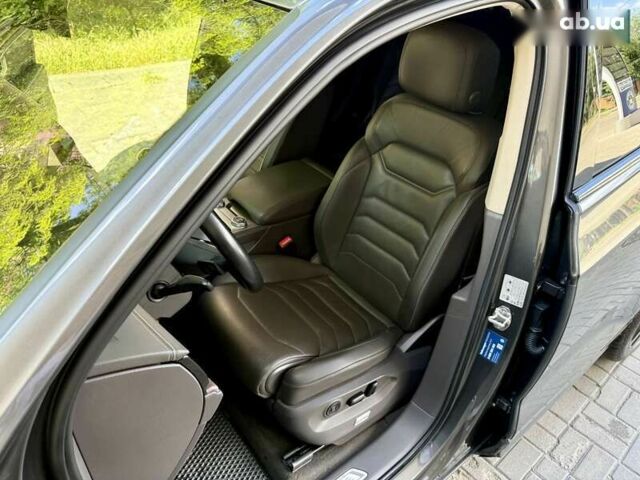 Сірий Фольксваген Туарег, об'ємом двигуна 3 л та пробігом 100 тис. км за 49500 $, фото 24 на Automoto.ua