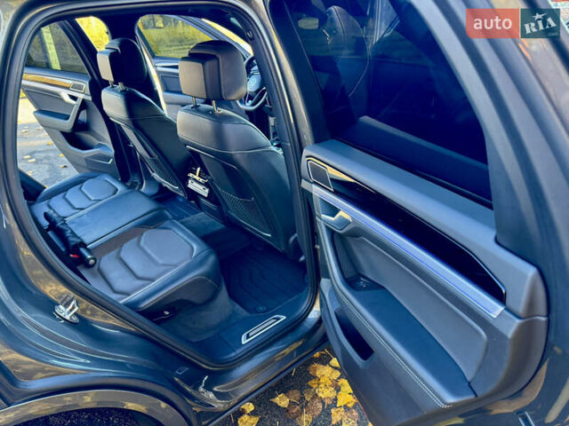 Фольксваген Туарег 2020 у Кривому Розі на Automoto.ua Сірий Фольксваген Туарег, об'ємом двигуна 3.96 л та пробігом 111 тис. км за 72000 $, фото 20 на Automoto.ua