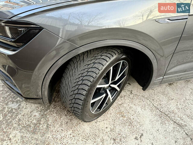 Серый Фольксваген Туарег, объемом двигателя 2.97 л и пробегом 125 тыс. км за 46800 $, фото 31 на Automoto.ua