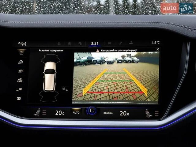 Серый Фольксваген Туарег, объемом двигателя 3 л и пробегом 135 тыс. км за 52999 $, фото 84 на Automoto.ua