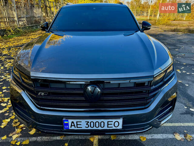 Фольксваген Туарег 2020 у Кривому Розі на Automoto.ua Сірий Фольксваген Туарег, об'ємом двигуна 3.96 л та пробігом 111 тис. км за 72000 $, фото 1 на Automoto.ua