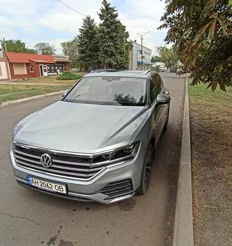 Серый Фольксваген Туарег, объемом двигателя 2.97 л и пробегом 63 тыс. км за 58000 $, фото 6 на Automoto.ua