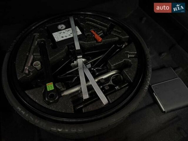 Серый Фольксваген Туарег, объемом двигателя 2.97 л и пробегом 53 тыс. км за 57000 $, фото 56 на Automoto.ua