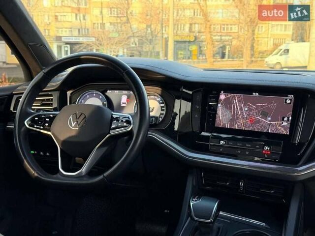 Серый Фольксваген Туарег, объемом двигателя 3 л и пробегом 115 тыс. км за 40500 $, фото 13 на Automoto.ua