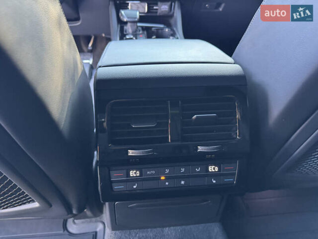 Фольксваген Туарег 2020 у Кривому Розі на Automoto.ua Сірий Фольксваген Туарег, об'ємом двигуна 3.96 л та пробігом 111 тис. км за 72000 $, фото 39 на Automoto.ua