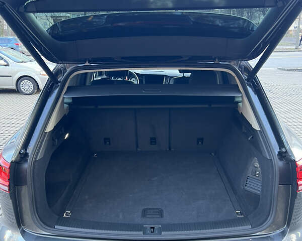 Серый Фольксваген Туарег, объемом двигателя 2.99 л и пробегом 88 тыс. км за 46800 $, фото 16 на Automoto.ua