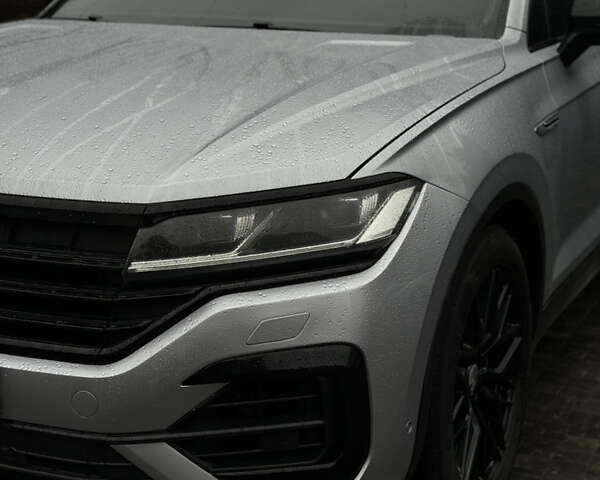 Серый Фольксваген Туарег, объемом двигателя 2.97 л и пробегом 147 тыс. км за 42999 $, фото 31 на Automoto.ua