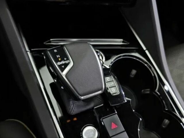 Серый Фольксваген Туарег, объемом двигателя 3 л и пробегом 88 тыс. км за 51200 $, фото 7 на Automoto.ua