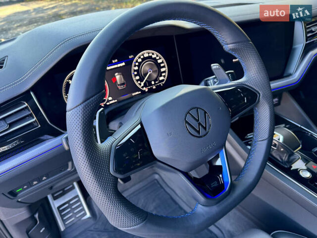 Фольксваген Туарег 2020 у Кривому Розі на Automoto.ua Сірий Фольксваген Туарег, об'ємом двигуна 3.96 л та пробігом 111 тис. км за 72000 $, фото 16 на Automoto.ua