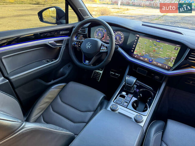 Фольксваген Туарег 2020 у Кривому Розі на Automoto.ua Сірий Фольксваген Туарег, об'ємом двигуна 3.96 л та пробігом 111 тис. км за 72000 $, фото 23 на Automoto.ua