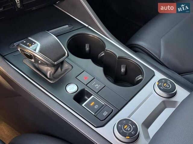 Серый Фольксваген Туарег, объемом двигателя 3 л и пробегом 115 тыс. км за 40500 $, фото 10 на Automoto.ua