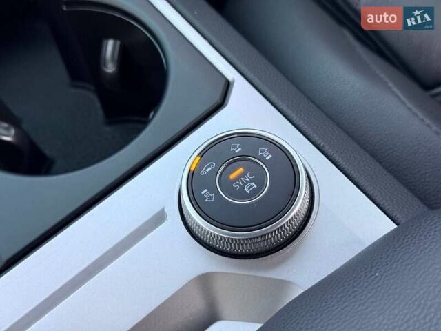 Серый Фольксваген Туарег, объемом двигателя 3 л и пробегом 115 тыс. км за 40500 $, фото 6 на Automoto.ua