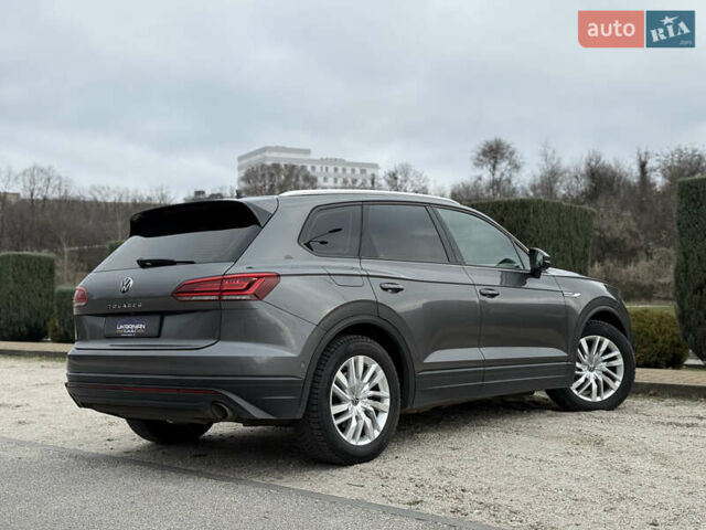 Сірий Фольксваген Туарег, об'ємом двигуна 2.97 л та пробігом 180 тис. км за 39500 $, фото 11 на Automoto.ua