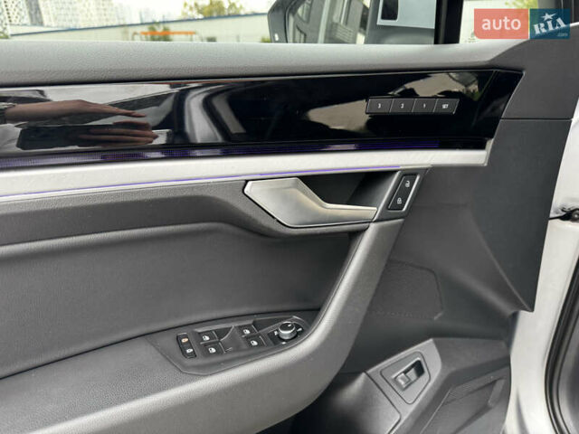 Фольксваген Туарег 2020 у Києві на Automoto.ua Сірий Фольксваген Туарег, об'ємом двигуна 3 л та пробігом 41 тис. км за 48700 $, фото 11 на Automoto.ua