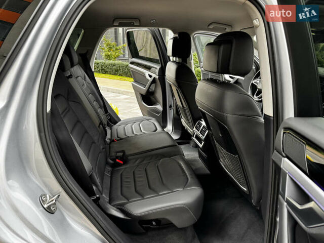 Фольксваген Туарег 2020 у Києві на Automoto.ua Сірий Фольксваген Туарег, об'ємом двигуна 3 л та пробігом 41 тис. км за 48700 $, фото 22 на Automoto.ua