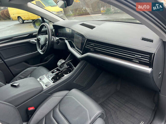 Серый Фольксваген Туарег, объемом двигателя 2.97 л и пробегом 120 тыс. км за 52500 $, фото 18 на Automoto.ua