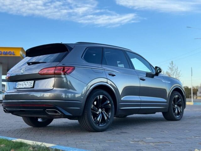 Серый Фольксваген Туарег, объемом двигателя 3 л и пробегом 210 тыс. км за 1402 $, фото 3 на Automoto.ua