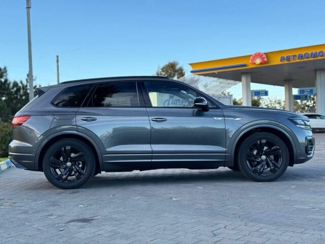 Серый Фольксваген Туарег, объемом двигателя 3 л и пробегом 210 тыс. км за 1402 $, фото 4 на Automoto.ua