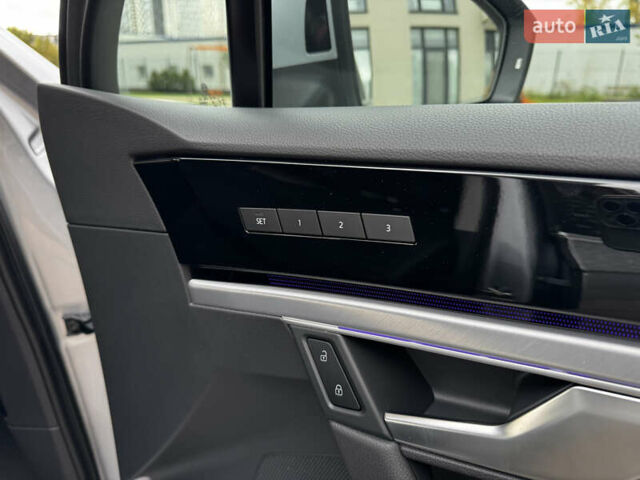 Фольксваген Туарег 2020 у Києві на Automoto.ua Сірий Фольксваген Туарег, об'ємом двигуна 3 л та пробігом 41 тис. км за 48700 $, фото 31 на Automoto.ua