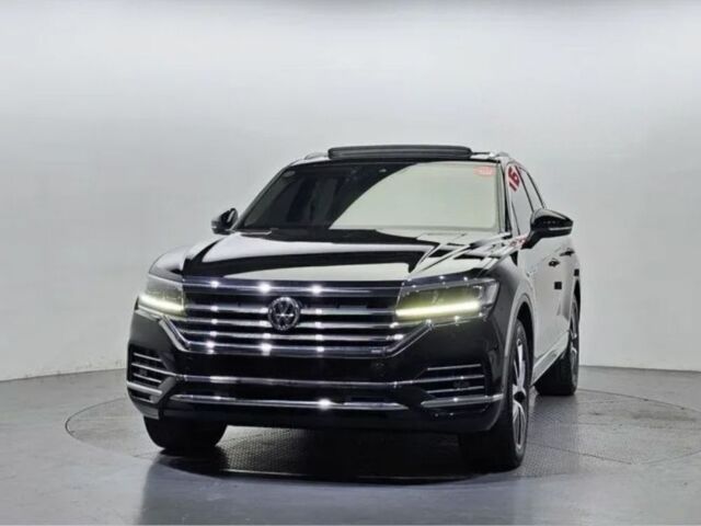 Серый Фольксваген Туарег, объемом двигателя 3 л и пробегом 88 тыс. км за 51200 $, фото 1 на Automoto.ua