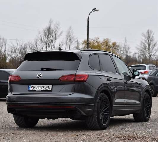 Сірий Фольксваген Туарег, об'ємом двигуна 2.99 л та пробігом 204 тис. км за 41999 $, фото 1 на Automoto.ua