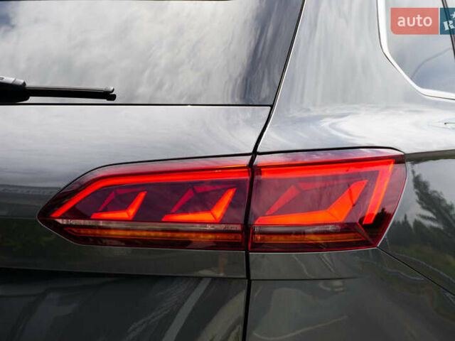 Серый Фольксваген Туарег, объемом двигателя 3 л и пробегом 160 тыс. км за 51500 $, фото 26 на Automoto.ua