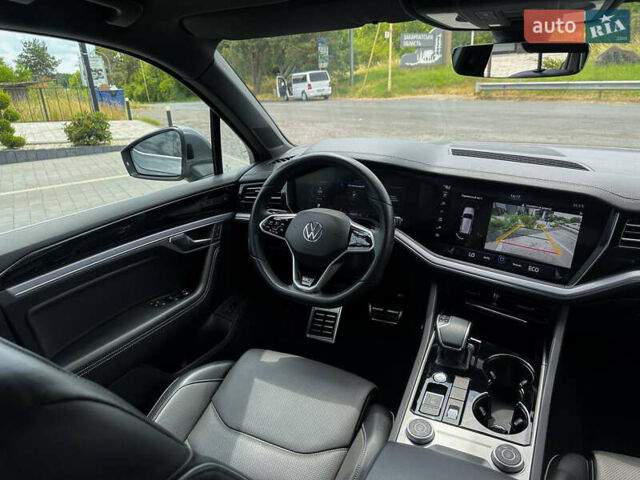 Серый Фольксваген Туарег, объемом двигателя 3 л и пробегом 160 тыс. км за 51500 $, фото 60 на Automoto.ua