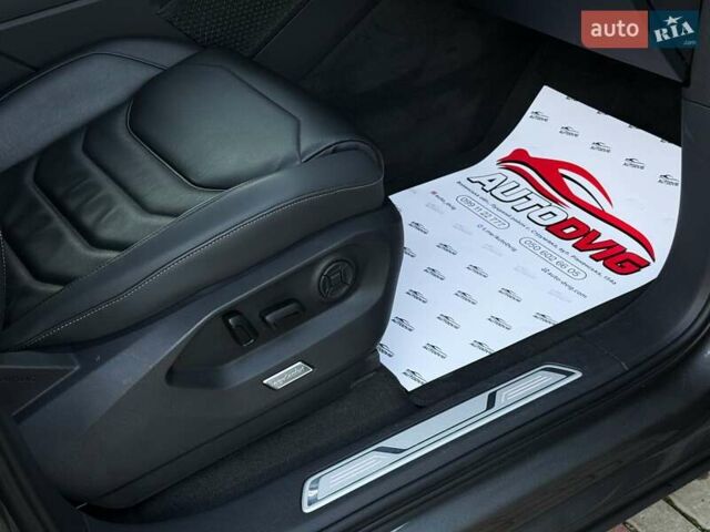 Серый Фольксваген Туарег, объемом двигателя 3 л и пробегом 135 тыс. км за 52999 $, фото 78 на Automoto.ua