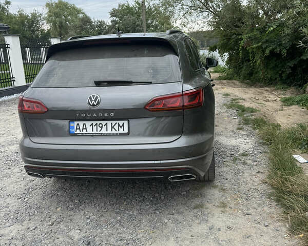 Серый Фольксваген Туарег, объемом двигателя 2.97 л и пробегом 108 тыс. км за 57800 $, фото 4 на Automoto.ua