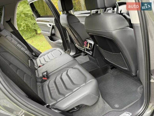 Сірий Фольксваген Туарег, об'ємом двигуна 2.97 л та пробігом 62 тис. км за 59000 $, фото 18 на Automoto.ua