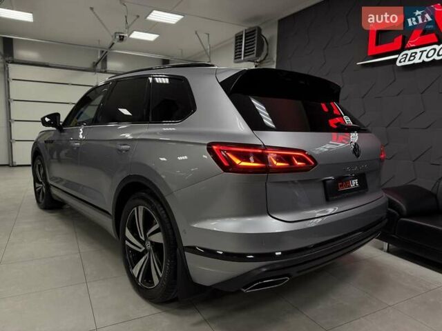 Серый Фольксваген Туарег, объемом двигателя 2.97 л и пробегом 53 тыс. км за 57000 $, фото 22 на Automoto.ua
