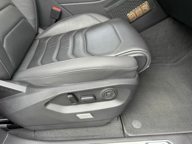 Серый Фольксваген Туарег, объемом двигателя 3 л и пробегом 62 тыс. км за 57950 $, фото 7 на Automoto.ua