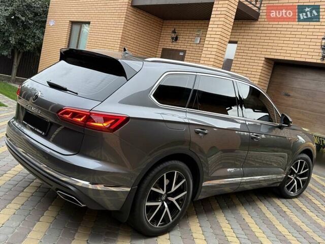 Сірий Фольксваген Туарег, об'ємом двигуна 2.97 л та пробігом 62 тис. км за 59000 $, фото 8 на Automoto.ua