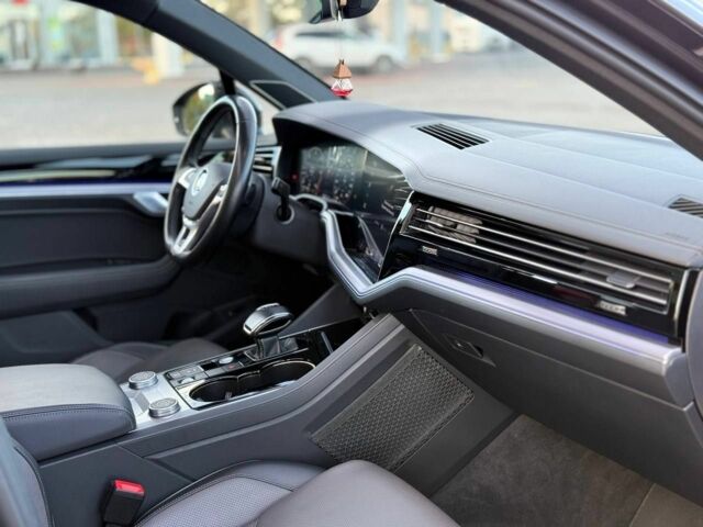 Серый Фольксваген Туарег, объемом двигателя 3 л и пробегом 210 тыс. км за 1402 $, фото 9 на Automoto.ua