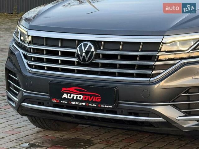 Серый Фольксваген Туарег, объемом двигателя 3 л и пробегом 135 тыс. км за 52999 $, фото 17 на Automoto.ua